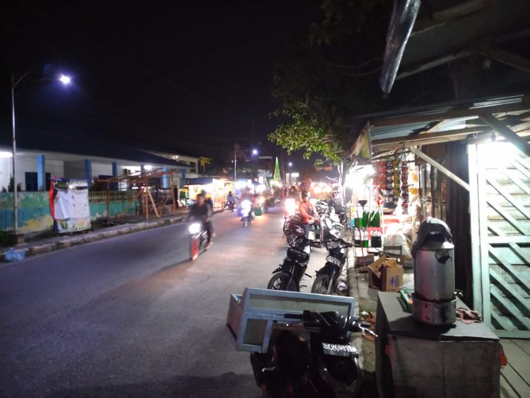 Nongkrong Seru di Jalan Madong Lubis: “Mie Goreng Wak Ulong Jadi Primadona”