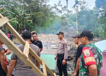 Rumah Terbakar di Desa Banua Sibohou II Kecamatan Alasa, 1 Orang Meninggal Dunia