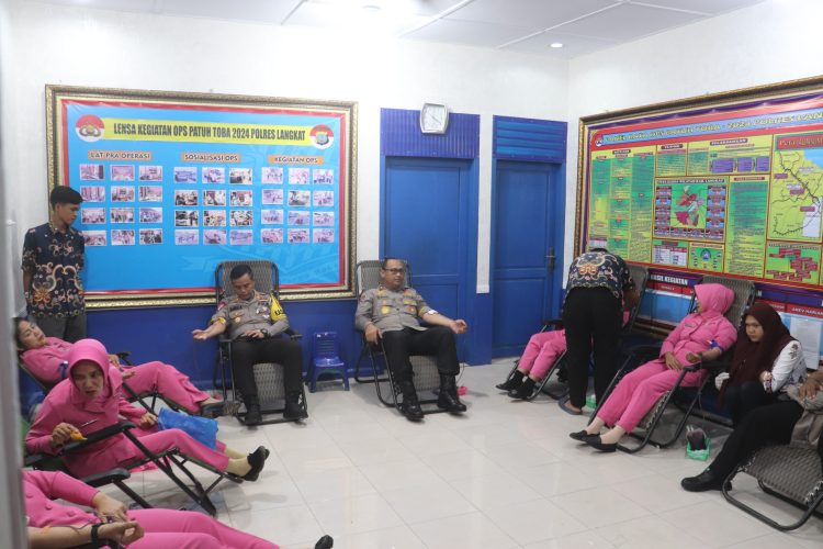 Menyambut Hari Lalu Lintas ke-69  Satlantas Mengadakan Donor Darah Bersama Kapolres Langkat