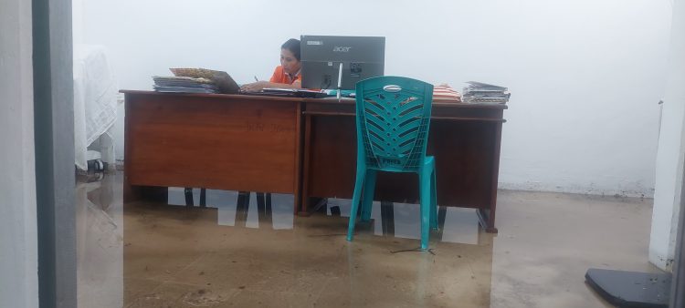 Akibat Banjir, Seorang Pasien Dipulangkan Lebih Awal dari Puskesmas Beru