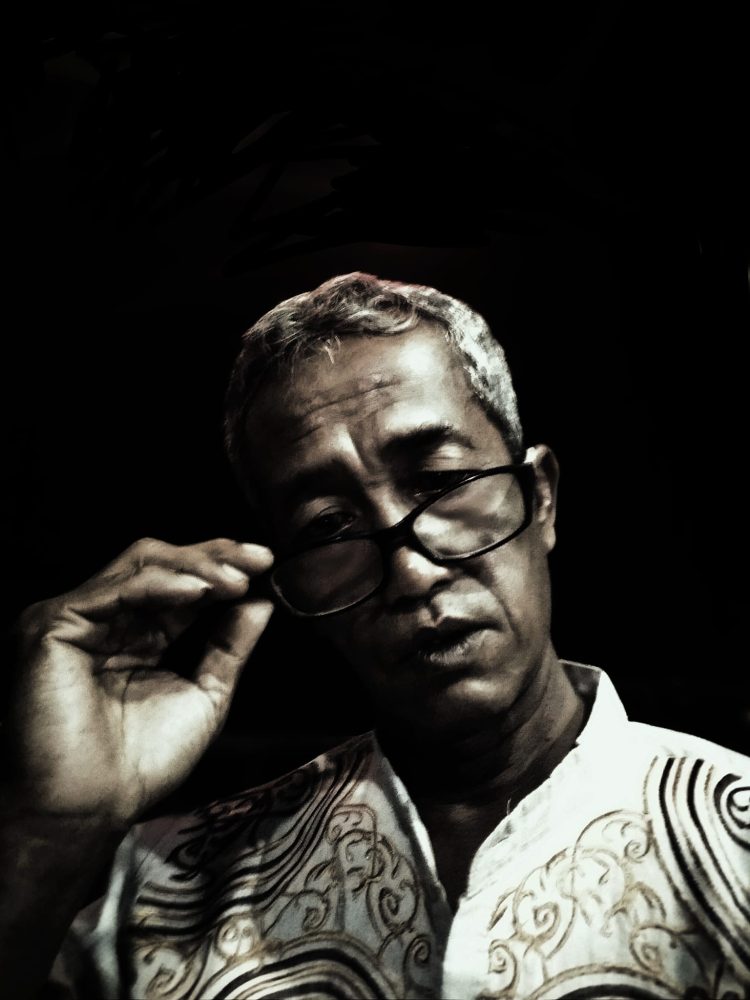 Kebijakan Tanpa Kebajikan: Rapor, Ayah, dan Anak yang Belajar Diam-Diam