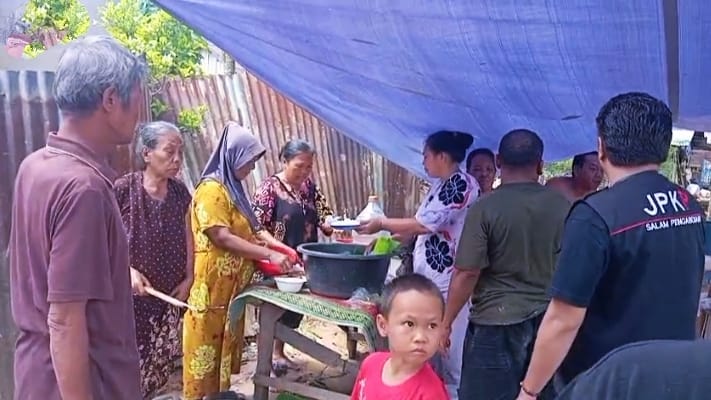 Di Dapur yang Menyatukan, Bangsa Ini Belajar Kembali tentang Kemanusiaan
