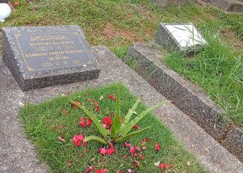 Detik-Detik Ramadhan, TPU Menteng Pulo Ramai Dikunjungi Peziarah