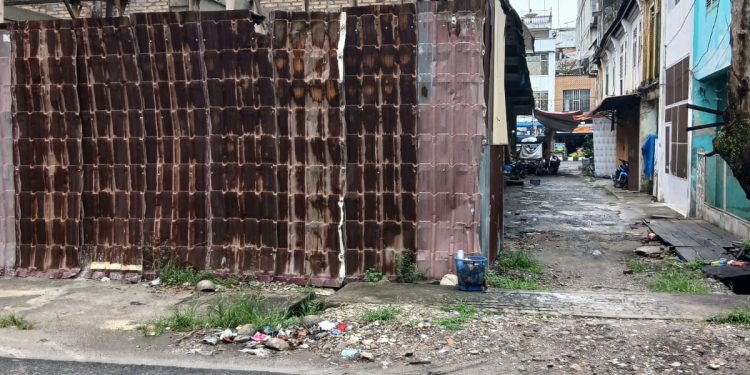 Tak Kunjung Di Bongkar Warga pertanyakan Kinerja Satpol PP Asahan