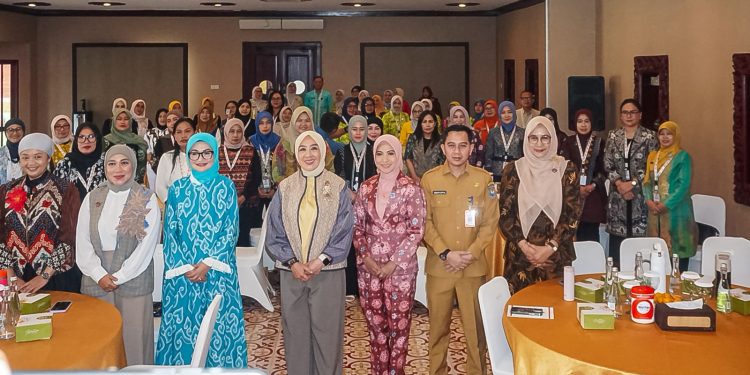 Kemendagri dan Dekranas Perkuat Keterampilan Wastra Lewat Pelatihan Meronce Selendang