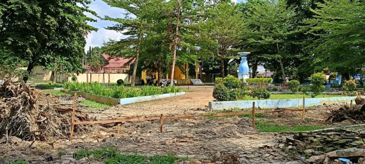Warga Soroti Pembangunan Kantor Koperasi KDMP di Taman Mahoni