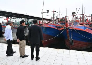 Tindak Lanjuti Keluhan Nelayan, Wapres Tinjau Langsung Pendangkalan Sungai di Cilacap